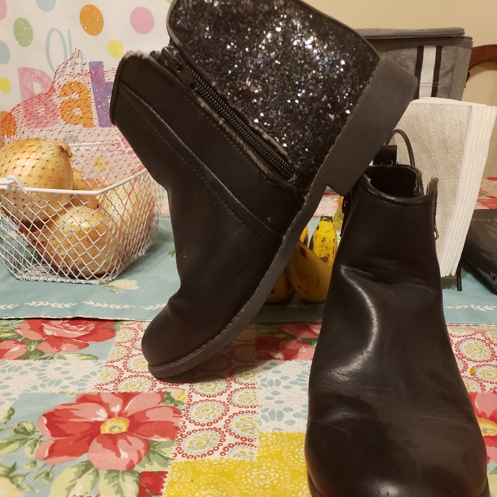 CRB gril boots